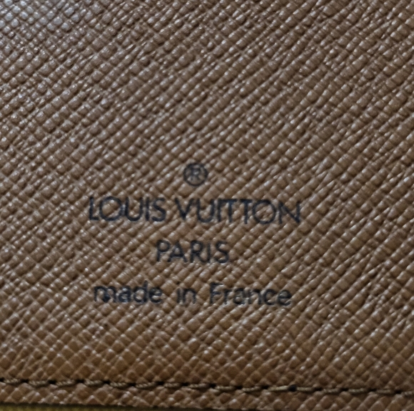 ❣️Louis Vuitton Monogram Card Case❣️ - Picture 10 of 15